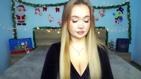 anastacyyellig online show from December 2024 08:04:02 PM