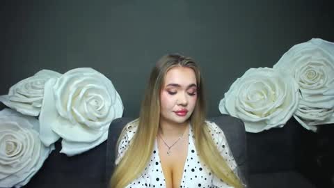 anastacyyellig online show from September 2025 08:08:02 PM