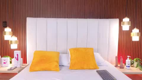 Snapshot of anastasia_steelegb chatting on October 2025 12:27:01 PM Mia online show from October 2025 12:27:01 PM