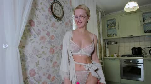 Snapshot of anastasiagate chatting on April 2026 06:00:02 AM Anastasia online show from April 2026 06:00:02 AM