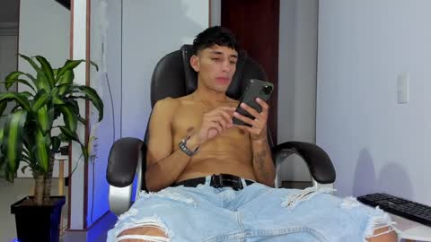 Ander Arias online show from January 2025 12:12:01 AM