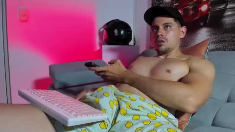 Snapshot of ander_perez chatting on November 2025 01:05:01 AM ANDER online show from November 2025 01:05:01 AM