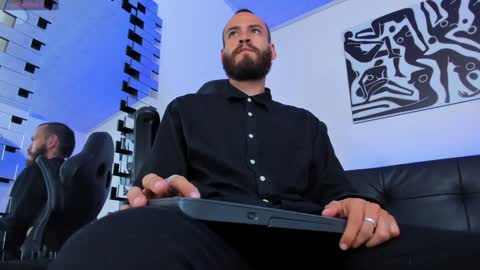 Andrs   -                   online show from January 2025 10:12:02 PM