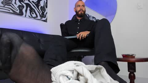 Andrs   -                   online show from January 2025 09:46:01 PM