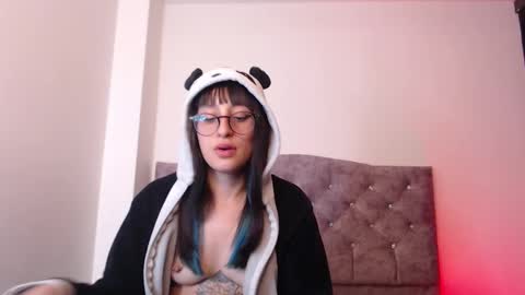 Andras online show from September 2025 05:00:02 AM