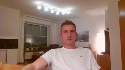 Name online show from November 2025 08:36:02 PM