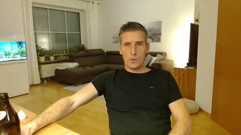 Name online show from November 2025 03:38:02 PM