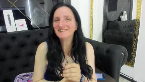 Snapshot of andre_cloefoxx_ chatting on December 2025 04:39:02 AM Cloe online show from December 2025 04:39:02 AM