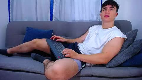 Snapshot of andre_parker chatting on November 2025 01:29:01 AM Andre Parker online show from November 2025 01:29:01 AM