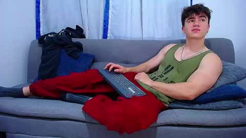 Snapshot of andre_parker chatting on December 2025 12:28:02 AM Andre Parker online show from December 2025 12:28:02 AM