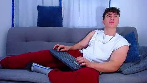 Snapshot of andre_parker chatting on January 2026 11:31:01 PM Andre Parker online show from January 2026 11:31:01 PM