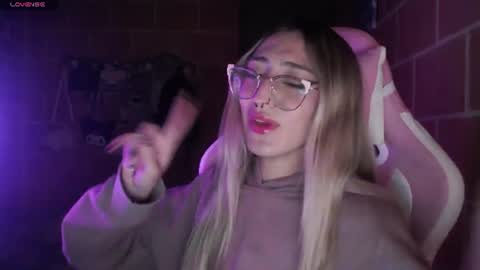 Andrea  online show from July 2026 04:36:01 AM