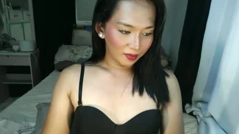 yanie online show from November 2025 12:27:01 AM