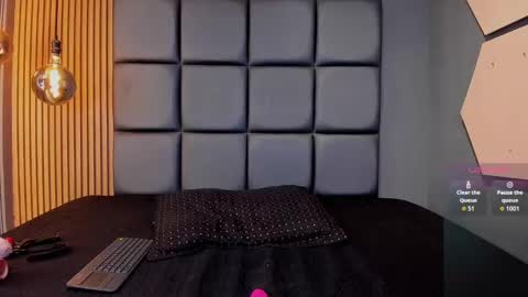 Snapshot of andrea_love01 chatting on October 2025 01:22:02 PM ANDREA online show from October 2025 01:22:02 PM