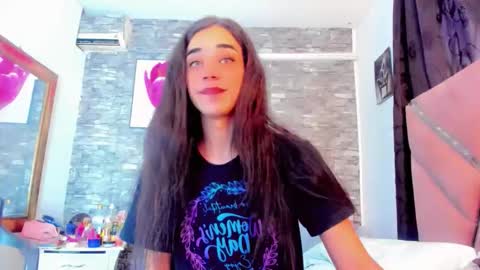 ANDREINA online show from May 2026 09:32:02 PM