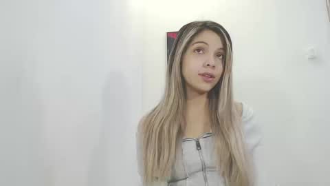 andreau 19 online show from September 2025 01:44:02 PM