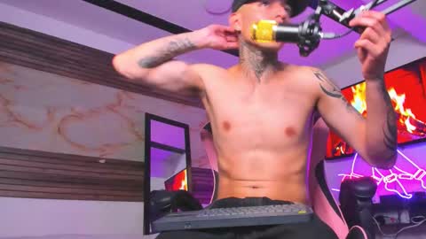 andrees_s online show from October 2025 04:12:01 AM