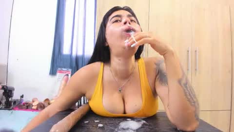 Snapshot of andreitatruji chatting on November 2025 06:40:02 PM yudith online show from November 2025 06:40:02 PM