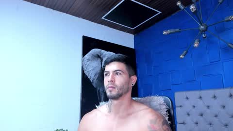 insta andres clark  online show from November 2025 08:14:01 PM