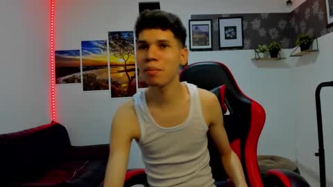 Snapshot of andrew_2811 chatting on November 2025 05:07:01 AM andrew_2811 online show from November 2025 05:07:01 AM