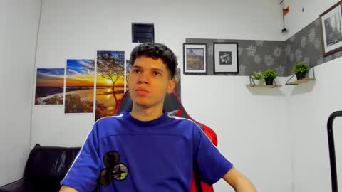 Snapshot of andrew_2811 chatting on December 2025 05:35:01 AM andrew_2811 online show from December 2025 05:35:01 AM