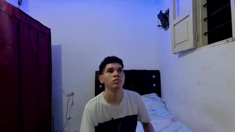 Snapshot of andrew_2811 chatting on February 2026 04:33:02 AM andrew_2811 online show from February 2026 04:33:02 AM