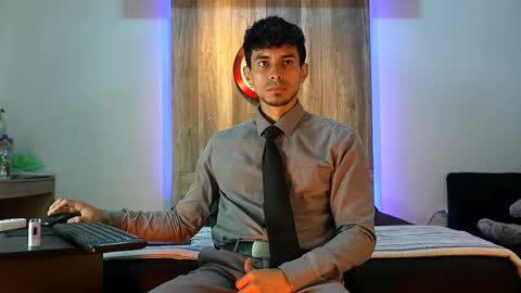 Andrew online show from October 2025 06:03:02 AM