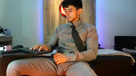 Andrew online show from October 2025 03:17:02 AM