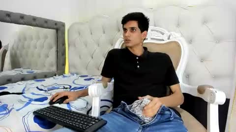 Andrew online show from December 2025 02:50:02 AM