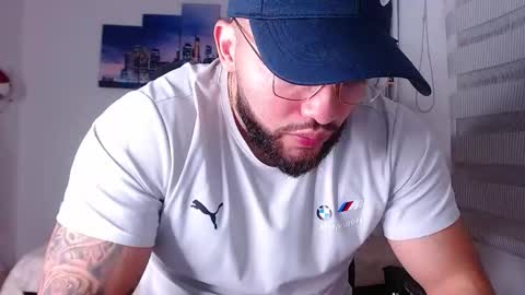 Snapshot of andrew_holden__ chatting on November 2025 11:47:02 PM andrew_holden__ online show from November 2025 11:47:02 PM