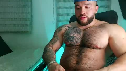 andrew_holden__ online show from May 2026 01:44:01 AM