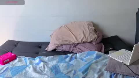 Andrew online show from November 2025 06:43:02 PM