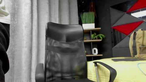 Snapshot of andrew_mathe chatting on December 2024 09:28:01 PM Andrew Mathwes online show from December 2024 09:28:01 PM