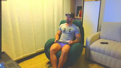 Andrew online show from February 2025 02:23:01 AM