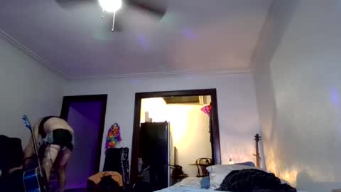 Snapshot of andrewgennie chatting on December 2025 02:30:01 AM andrewgennie online show from December 2025 02:30:01 AM