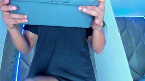 Snapshot of andrewkenoxx_ chatting on February 2026 07:20:01 PM ANDREW KENNOXX online show from February 2026 07:20:01 PM