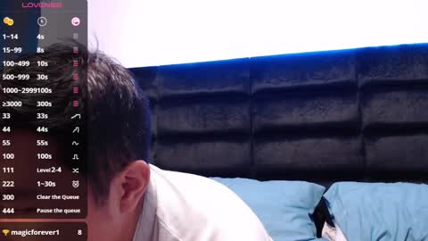 andrewmhilton_ online show from January 2025 05:52:02 AM