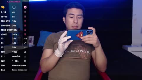 andrewmhilton_ online show from January 2025 01:32:01 AM