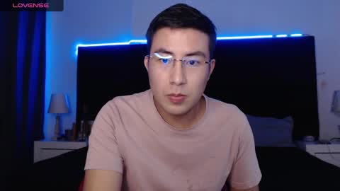 andrewmhilton_ online show from January 2025 02:42:02 AM