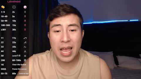 andrewmhilton_ online show from November 2025 06:24:02 AM