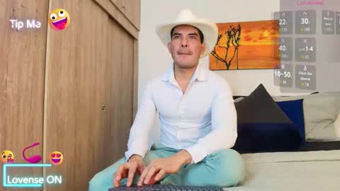 andrewstelee online show from December 2025 01:58:01 AM