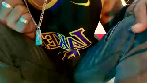   online show from September 2025 09:15:01 PM