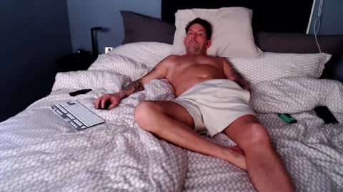 Snapshot of andrjoer chatting on February 2025 10:54:01 PM andrjoer online show from February 2025 10:54:01 PM