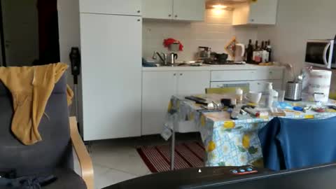 Snapshot of androx77 chatting on April 2026 10:05:02 AM androx77 online show from April 2026 10:05:02 AM