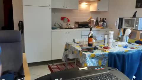 Snapshot of androx77 chatting on April 2026 05:25:02 PM androx77 online show from April 2026 05:25:02 PM