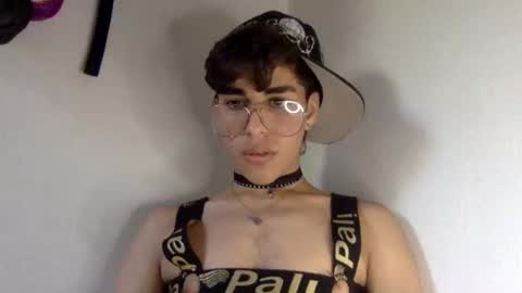 andryt31135 online show from May 2026 10:04:02 PM