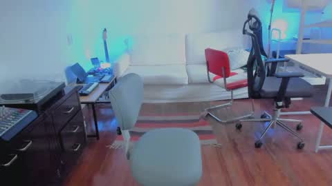 Snapshot of andy0pandi chatting on September 2025 03:37:01 PM Andrew online show from September 2025 03:37:01 PM