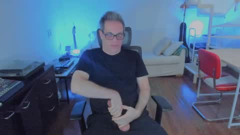 Snapshot of andy0pandi chatting on October 2025 08:11:02 PM Andrew online show from October 2025 08:11:02 PM