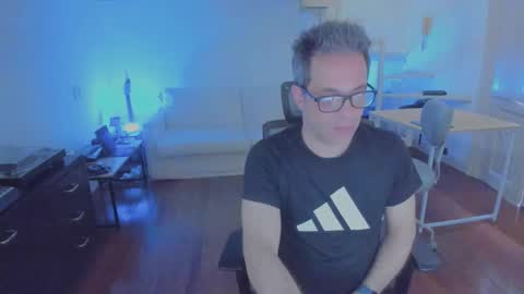 Andrew online show from November 2025 03:01:02 PM