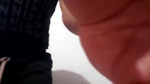 Snapshot of andy101075 chatting on November 2025 05:52:01 AM andy101075 online show from November 2025 05:52:01 AM